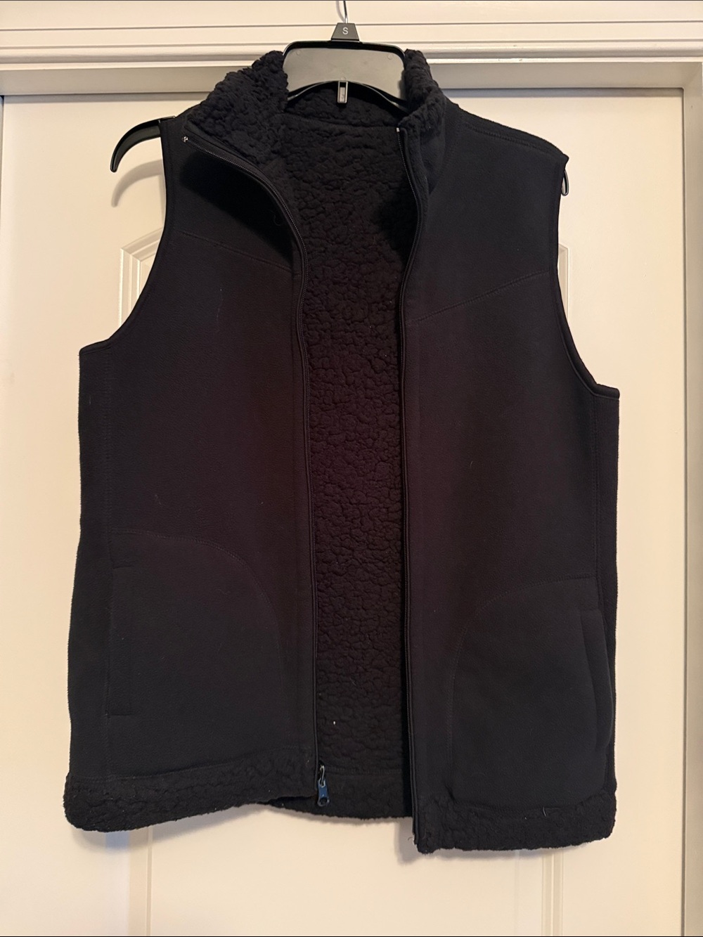 Black reversible Sherpa-Lined Fleece Vest